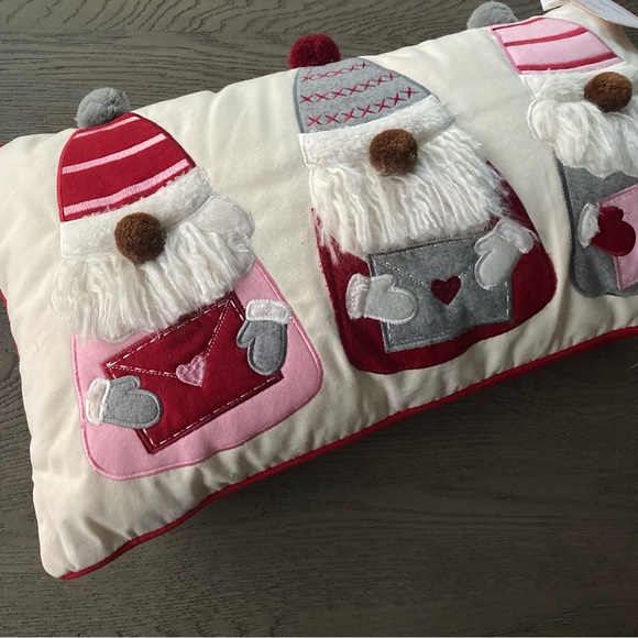 Valentine’s Day Gnome Pillow NWT - Picture 8 of 10